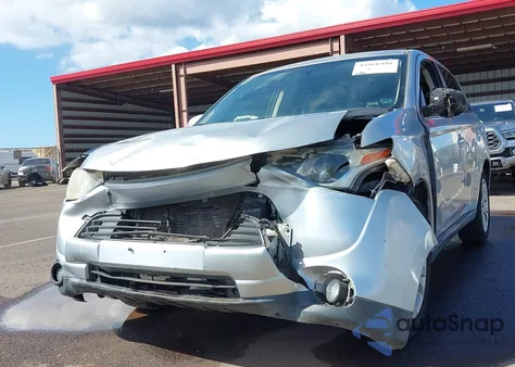 2014 Mitsubishi Outlander Se z USA, uszkodzony, nr VIN JA4AD3A39EZ007254